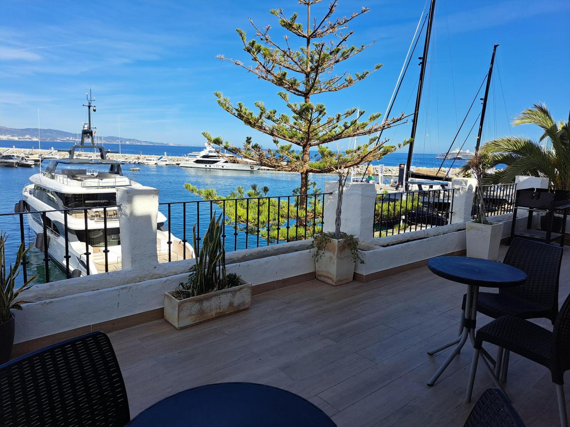 Private Suites In Huge Penthouse 1St Line Puerto Banus, Incredible Views, Jacuzzis マルベーリャ エクステリア 写真